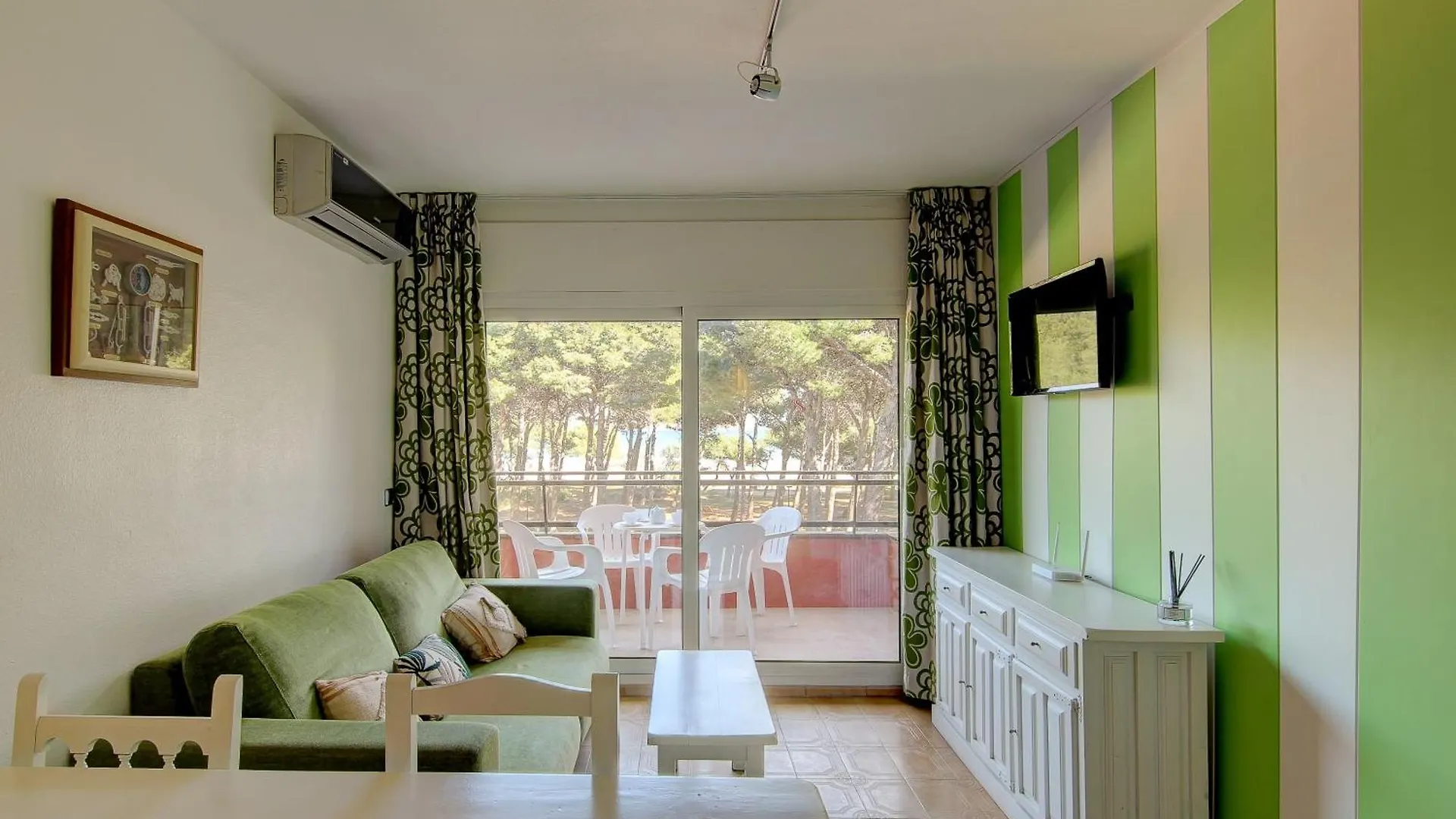 Beach 16 أولاستارتيت